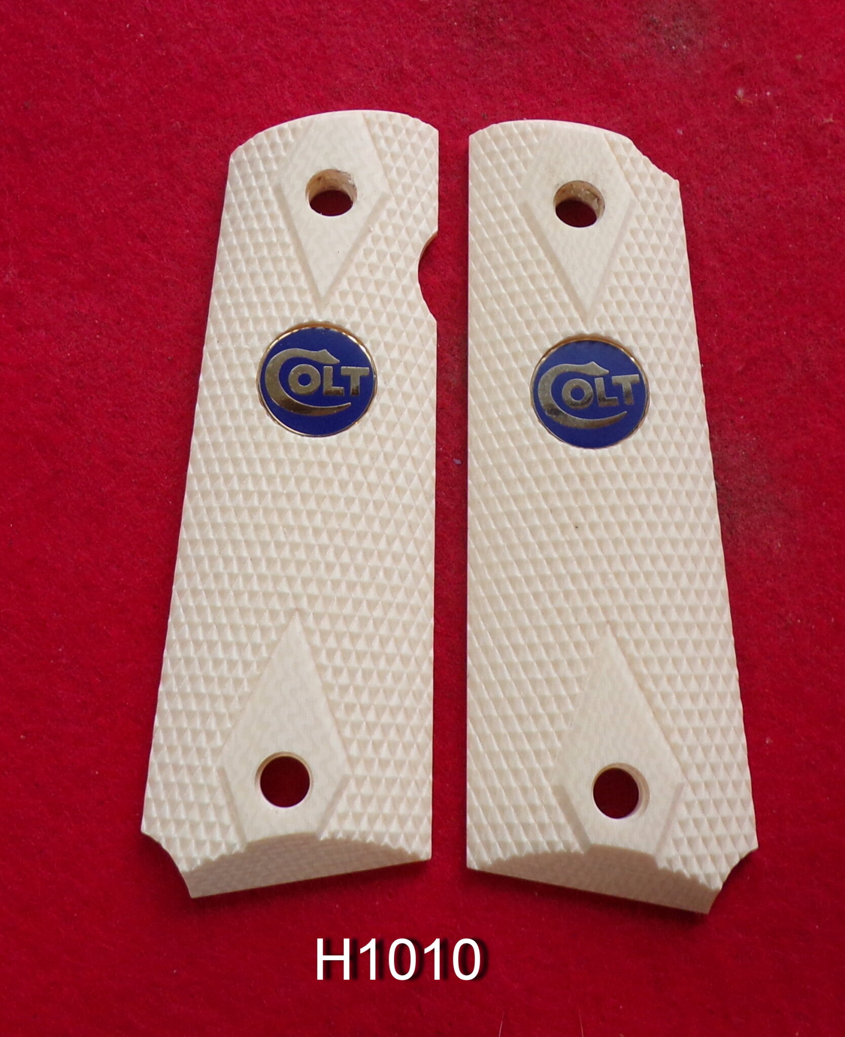 Nice Set Of Checkered Imt Ivory Grips Wcolt Medallions For Colt 1911 Government Model 3099